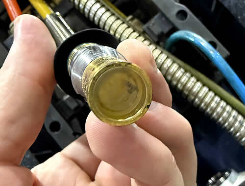 Raycus RFL-c3000 Резали черную сталь и пропал луч. На самом qbh заражение.